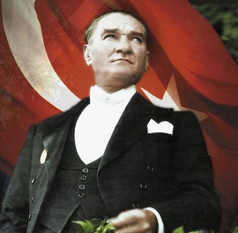 Atatürk kimdir ?